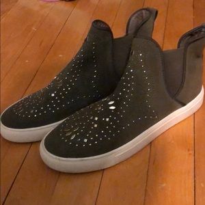 Report Slide in High tops